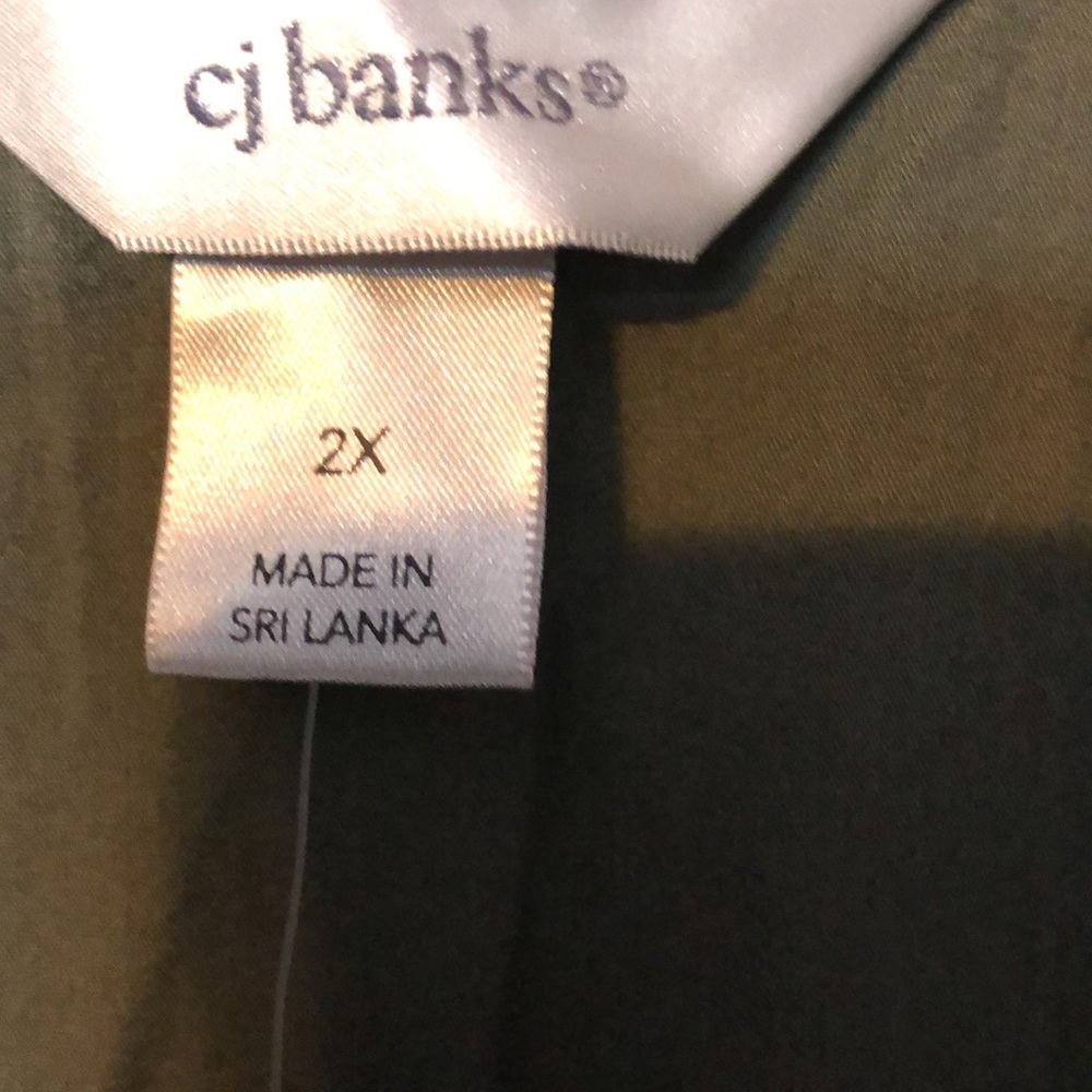 NWT CJ Banks Women’s quarter sleeve button down shirt 2x - Picture 2 of 9